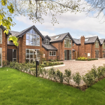 Six bespoke houses with landscaped gardens in Stratford Upon Avon, Warwickshire.